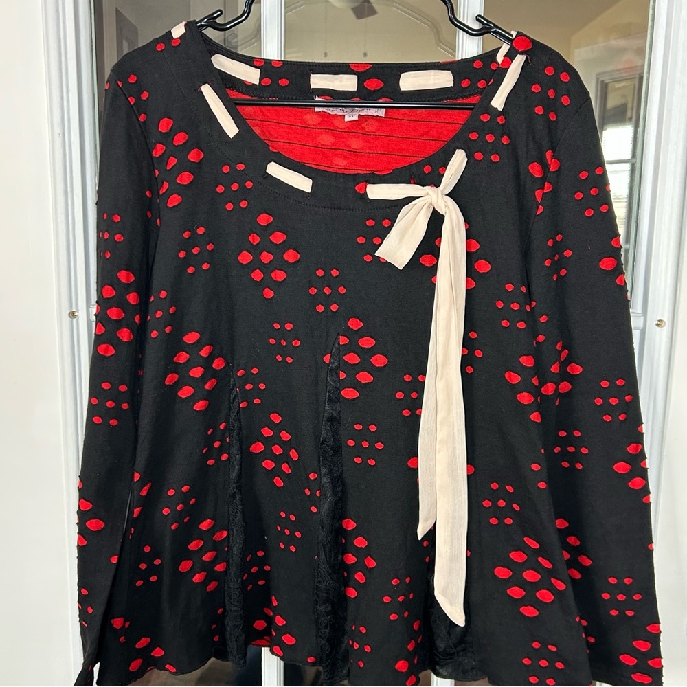 Stylish Black and Red Women's Top
